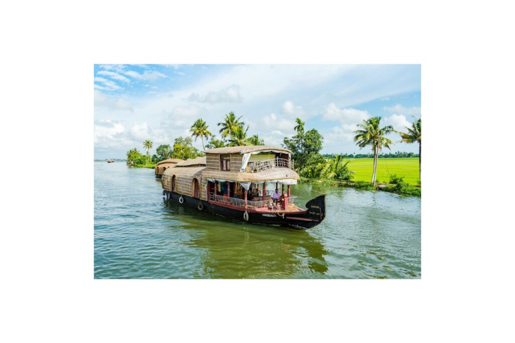 Explore Kerala Destinations Houseboat cruise in Alleppey backwaters Kerala
